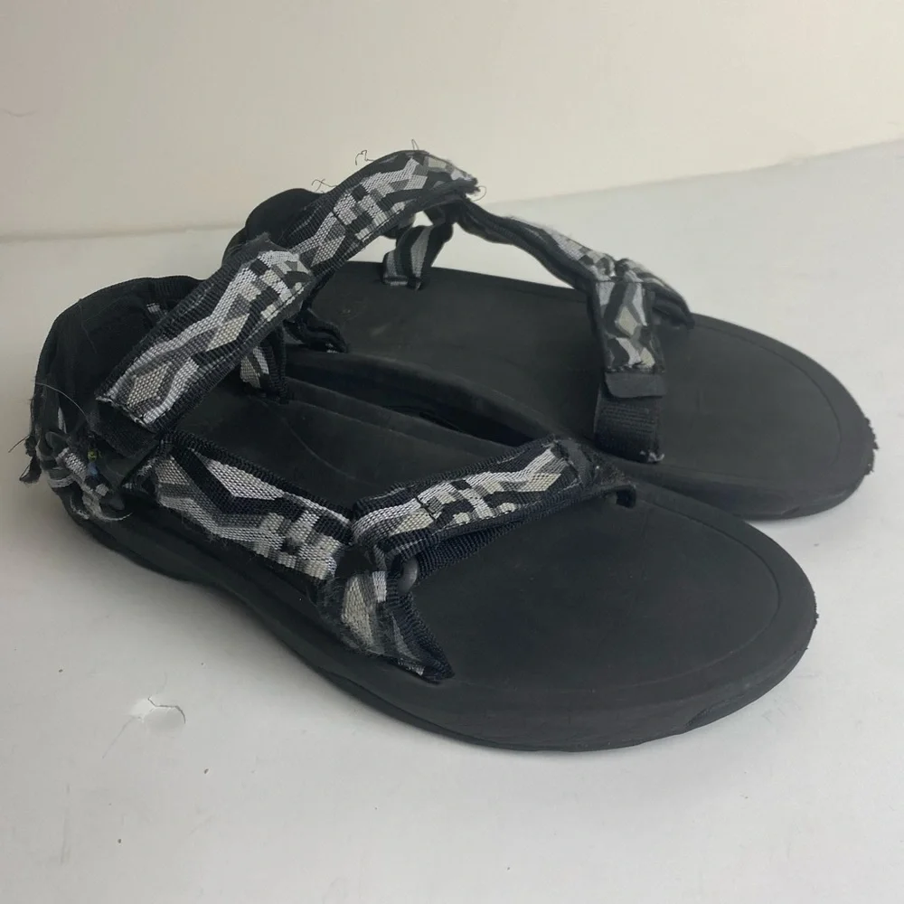 Men’s Teva Hurricane XLT 2 Black White Gray Sports Sandal SZ 6